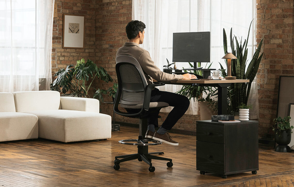 Breck-PDP-Left-Right-Media-2-