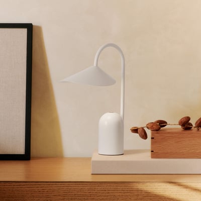 Arum Portable Lamp - Black (FRL-BK)