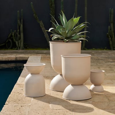 Hourglass Planter - Medium / Cashmere (FRL-CM)