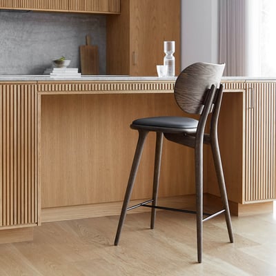 Mater High Stool with Backrest - Black Beech with Leather (MW_BB) / Counter Stool