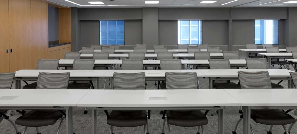 Formal presentation and training rooms suit groups of any size. Ergonomic, breathable seating assures comfort throughout the day.