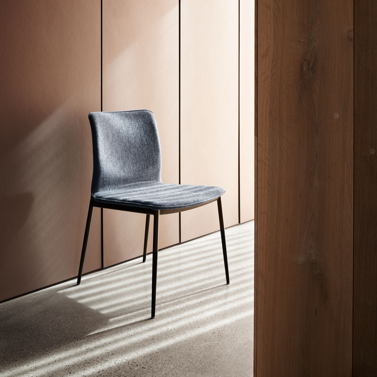 Newport guest chair from BoConcept
