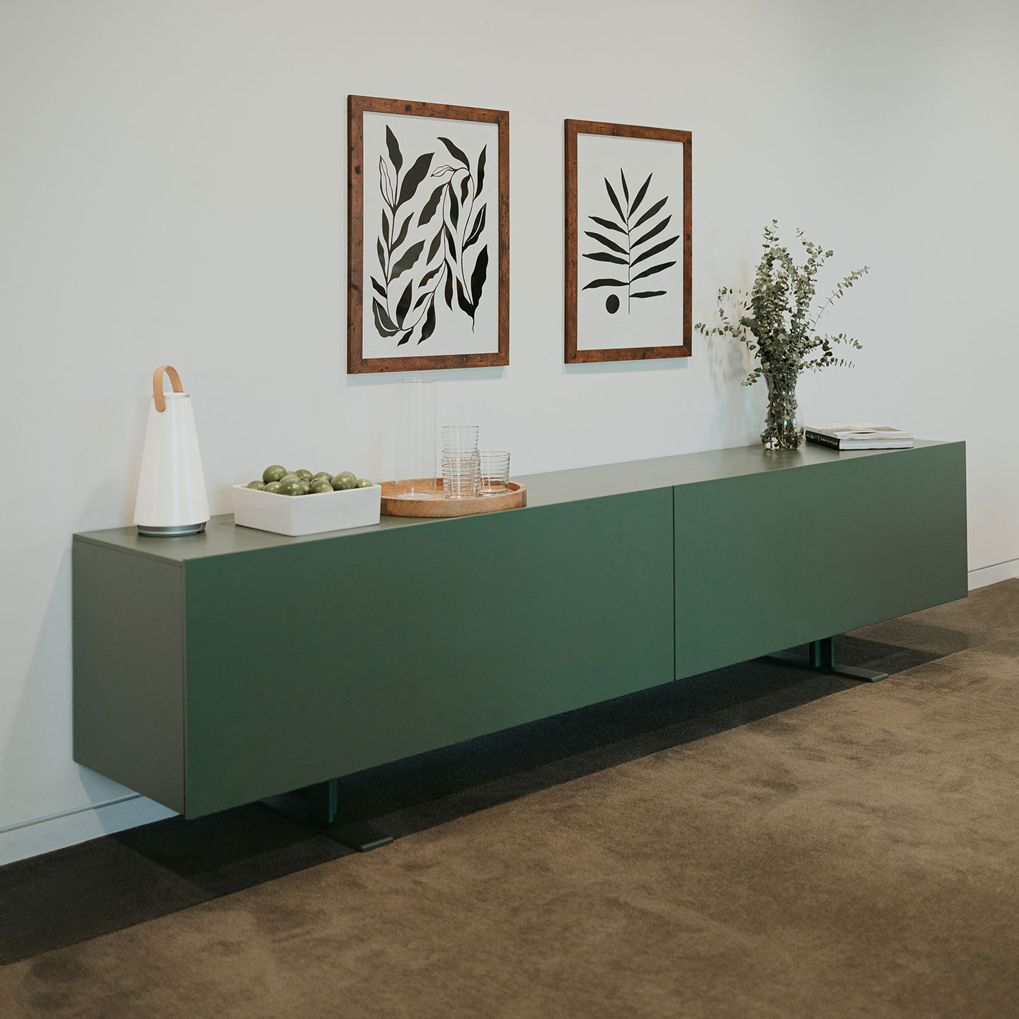 Luxor Credenza in green with Uma light on top